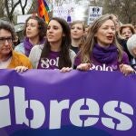 GRAF3688. MADRID, 08/03/2020.- La ministra de Igualdad, Irene Montero (2i), y la delegada del Gobierno contra la Violencia de Género, Victoria Rosell (2d), en la manifestación por el Día de la Mujer, este domingo en Madrid. EFE/ Ballesteros