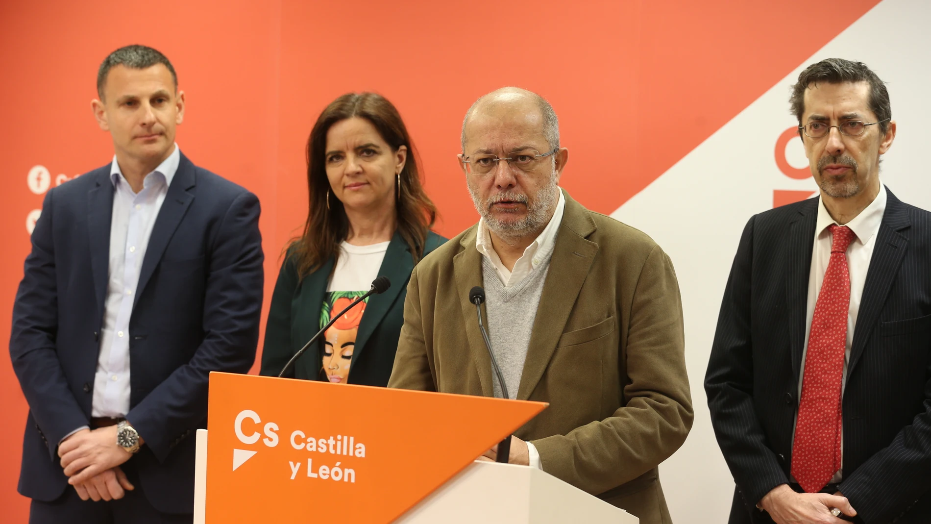 Francisco Igea analiza los resultados de las primarias de Ciudadanos arropado por Ana Carlota Amigo, David Martín y Fernando Navarro