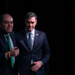 Pedro Sánchez en la clausura de la Amablea de la ATA donde Lorenzo Amor ha sido reelegido como presidente