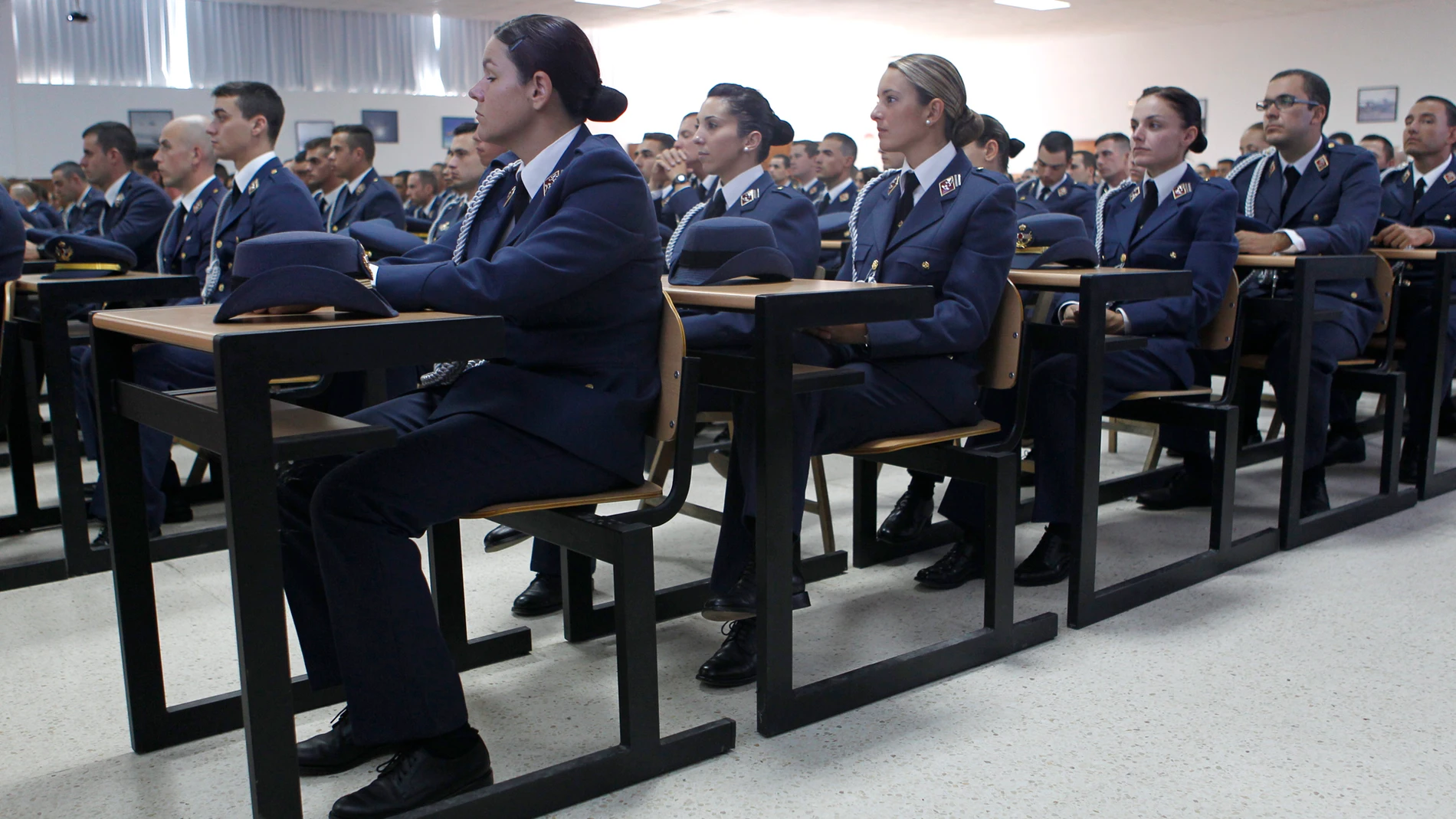 Militares del Ejército del Aire durante una clase