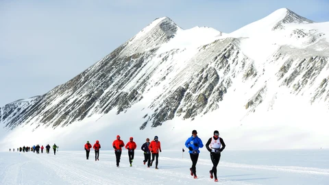 © Licensed to London News Pictures. 21/11/2014. Antarctic Ice Marathon takes place at Union Glacier base 650 miles away from the South Pole. The race was won by Marc deKeyser, Belgium in a time of 4.12.21 hours. There were 47 runners from all over the glob . Photo credit : Mike King/LNP
