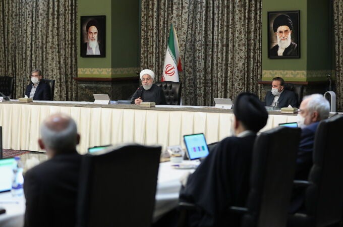 El presidente Hasan Rohani habla a su gabinete