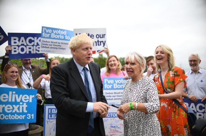 Boris Johnson con la ministra Nadine Dorries 13/07/2019 ONLY FOR USE IN SPAIN