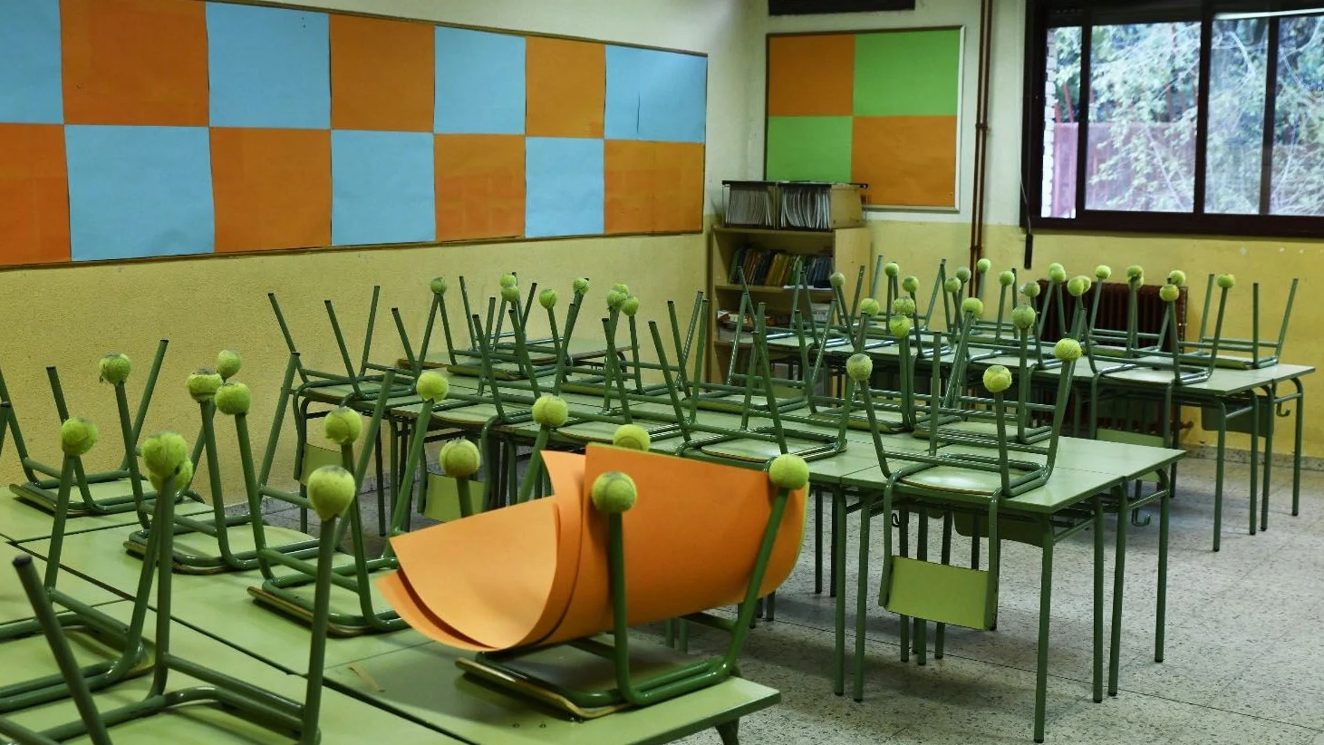 La Junta de Andalucía mantiene las clases en todos los centros educativos