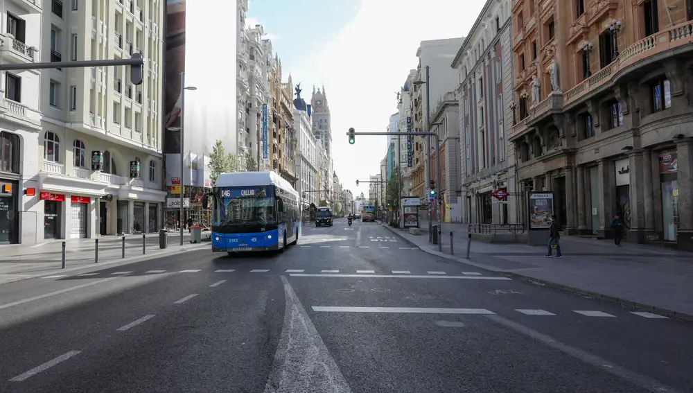 La Gran Vía vacía tras la declaración de Estado de Alarma por coronavirus en el país, en Madrid (España), a 16 de marzo de 2020.16 MARZO 2020;CORONAVIRUS;VIRUS;MADRIDJesús Hellín / Europa Press16/03/2020