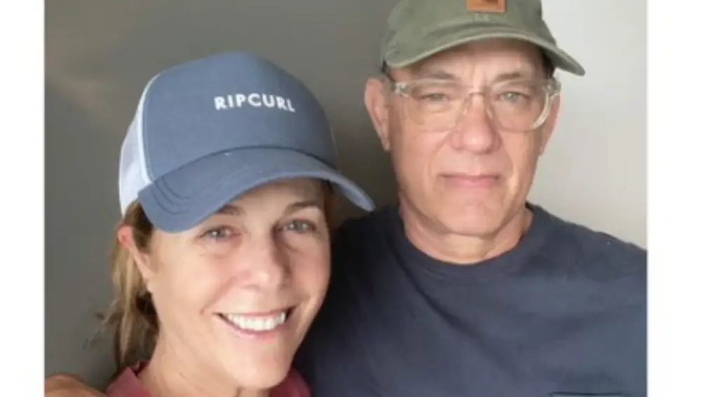Tom Hanks y su mujer Rita Wilson en una imagen publicada en su twitter