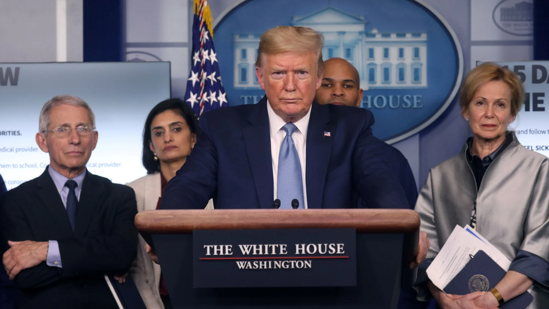 Donald Trump en la rueda de prensa ofrecida ayer en la Casa Blanca sobre el coronavirus