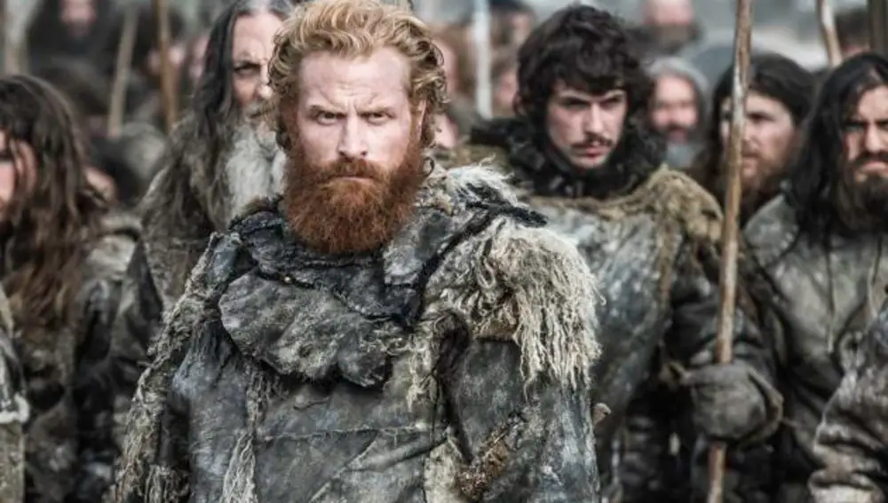 Http:/winteriscoming.Net/2017/03/02/speculation-could-tormund-giantsbane-have-a-surprise-marriage-in-season-7/ Quedan todavía unos meses para que Juego de Tronos retome su emisión, pero las teorías se disparan a la velocidad que el fuego valyrio consumió Desembarco del Rey en el fatídico final de la sexta temporada. En dicha entrega, precisamente, una de las tramas que se quedó sin resolver fue la de Tormund Matagigantes y Brienne de Tarth, quienes compartieron algo más que miradas. Pero el futuro amoroso del salvaje podría estar muy lejos de estos derroterosHBO (Foto de ARCHIVO)03/03/2017