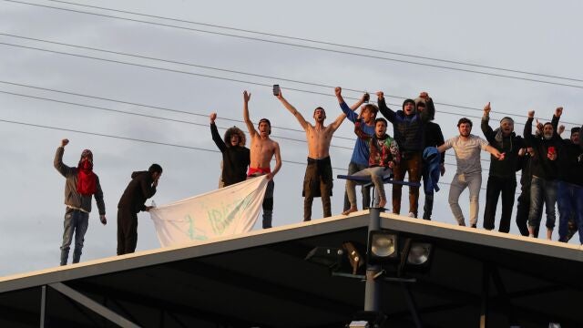 Los inmigrantes en situación irregular internos en el CIE de Aluche se amotinaronn por posibles contagios de coronavirus