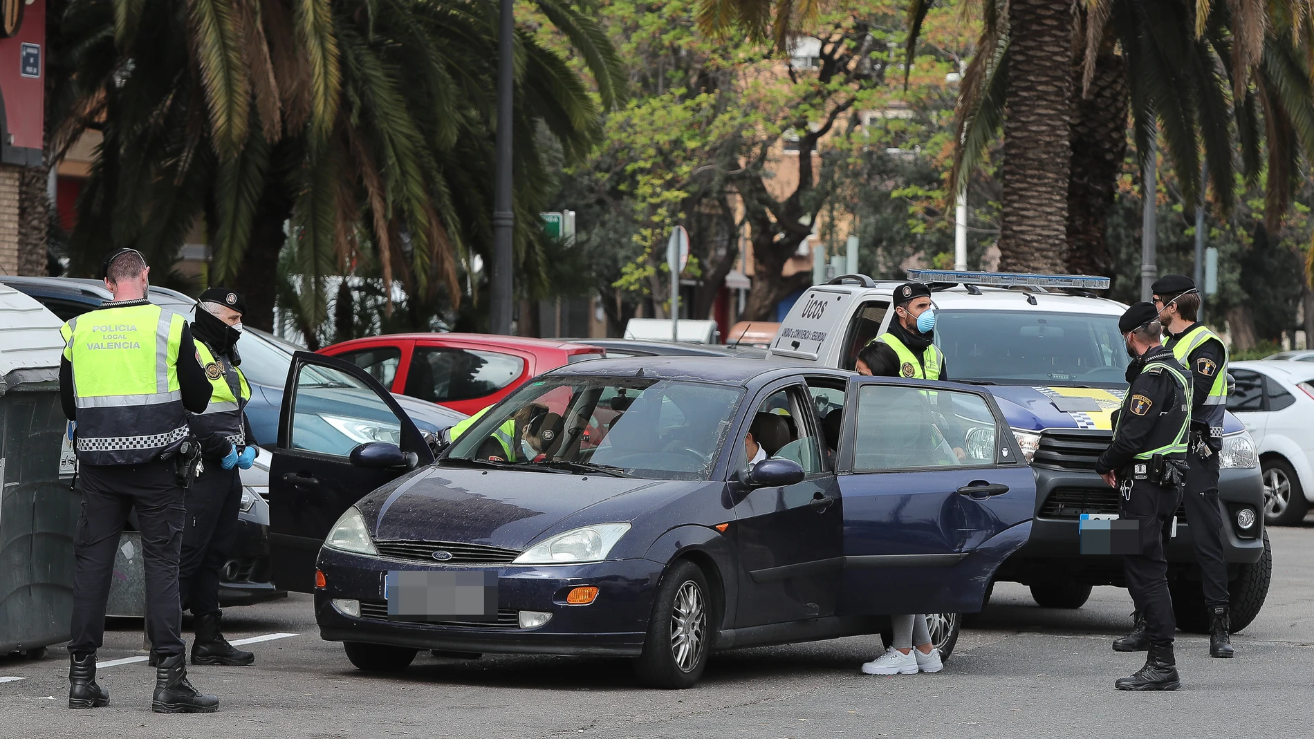 La Policía confisca un vehículo e impone una multa a su dueño por no respetar el estado de alarma en Valencia (Imagen de archivo)