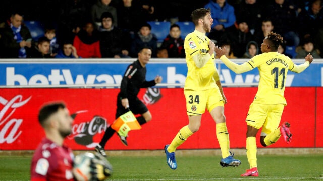 Fer Niño celebra un gol con el Villarreal.