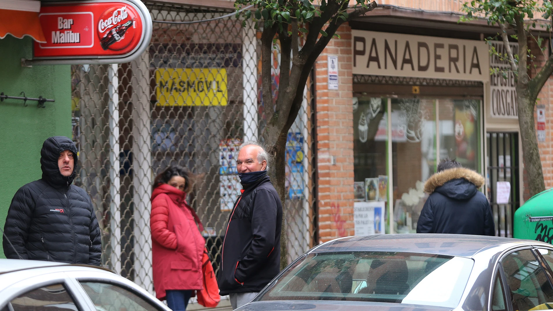 Cola en una panadería la calle Mayor Antigua