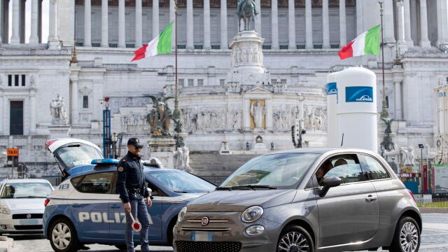 Patrulla policial en Roma/EFE