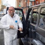 Washington (United States), 19/03/2020.- Celebrity Chef Jose Andres leaves to deliver to-go meals to area fire fighters and the homeless in Washington, DC, USA, 19 March 2020. Several of Chef Andres' restaurants have opened as community kitchens offering a limited menu at discounted prices, The spread and containment efforts of the coronavirus COVID-19 pandemic has caused disruptions to daily life across the globe. (Incendio, Abierto, Estados Unidos) EFE/EPA/ERIK S. LESSER