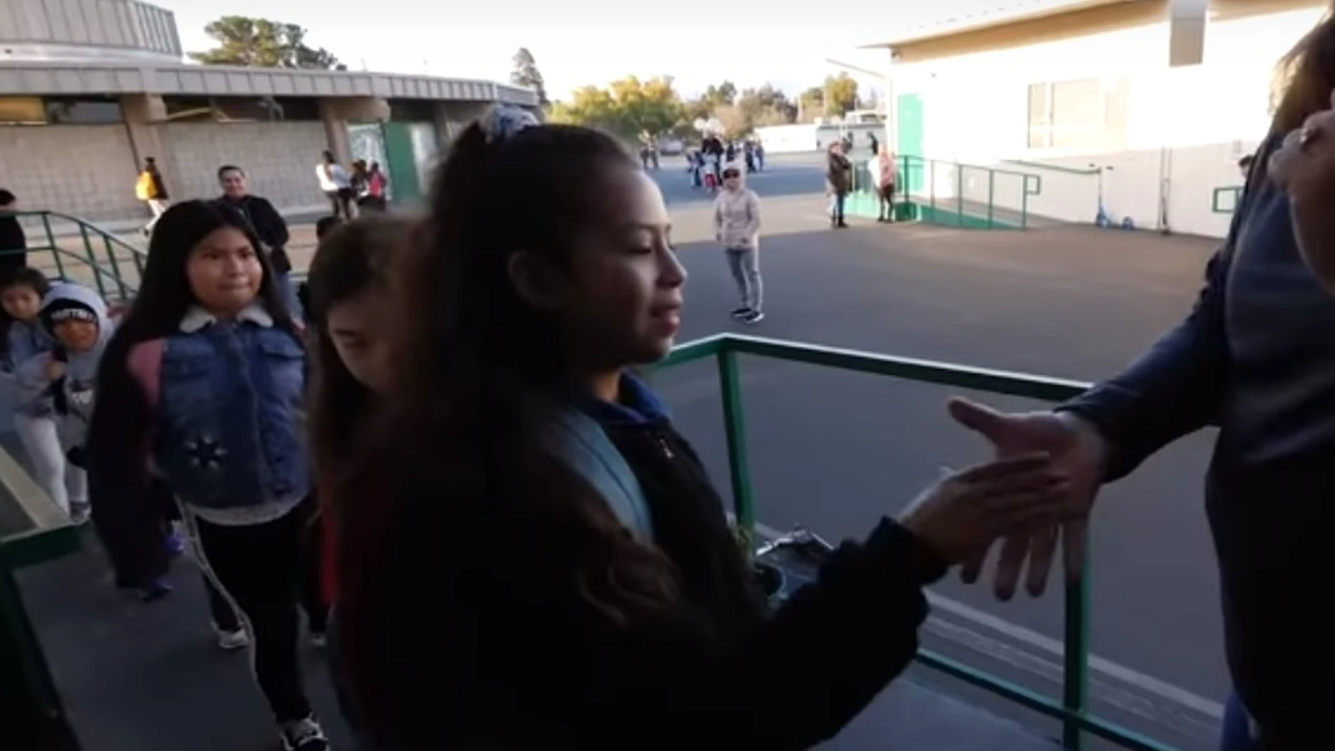 Mark Rober "infectó" a la profesora antes de entrar en clase