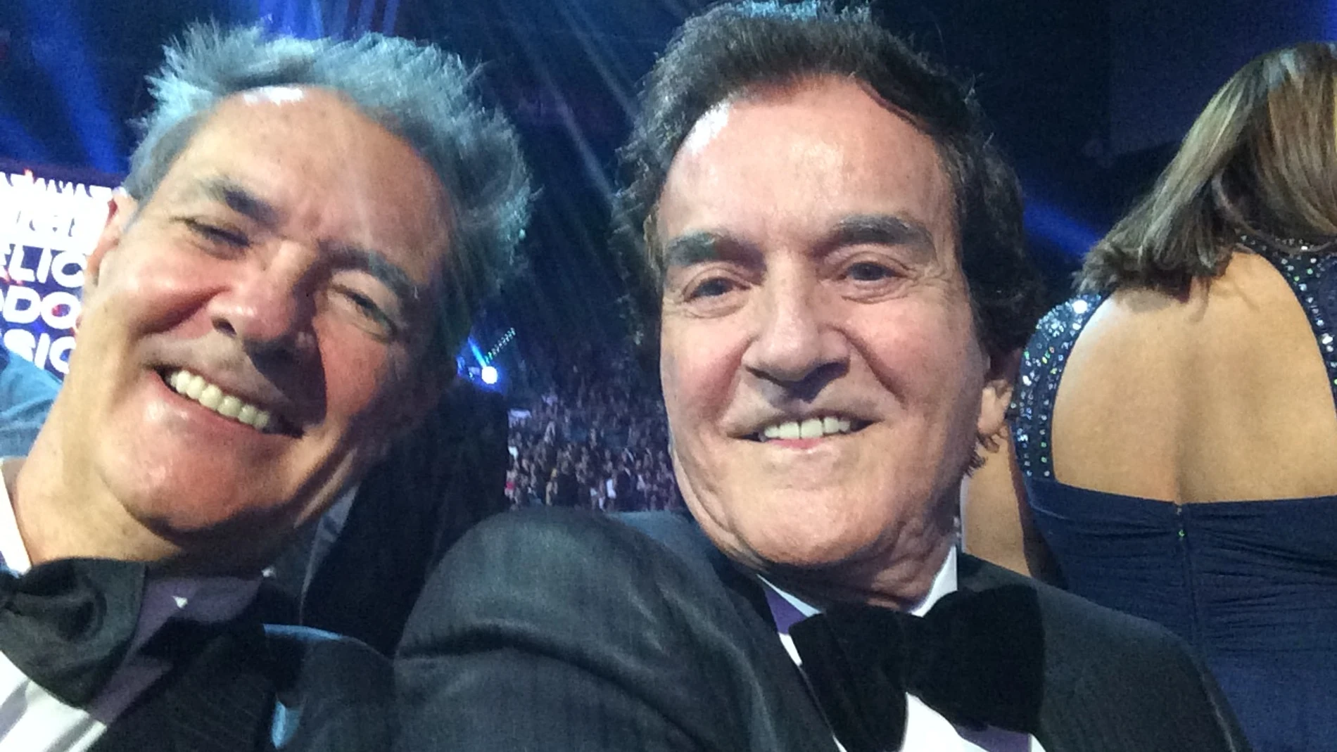 Como en confinamiento: el único selfie que se han hecho juntos, en 2014 en Las Vegas para recibir un Grammy