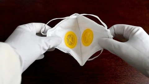 La Policía Nacional incautó 4.600 mascarillas y diverso material de protección a la venta ilegalmente en Madrid