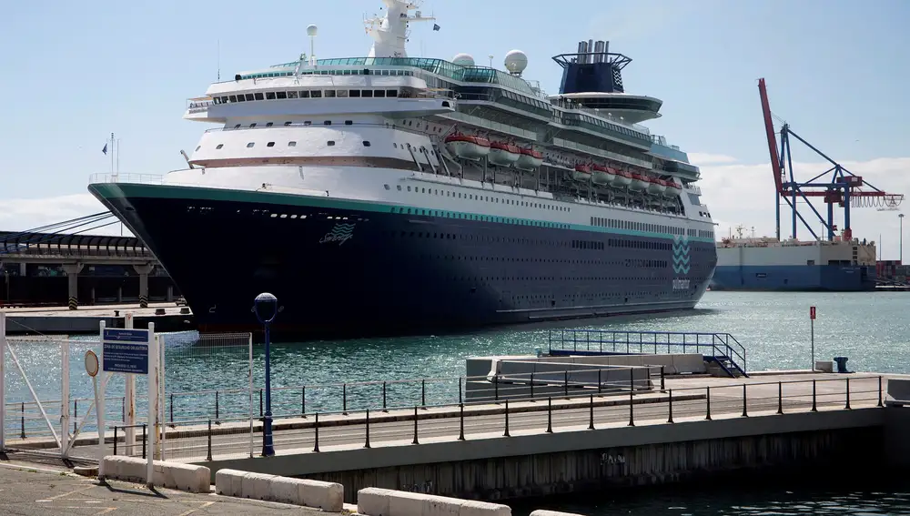 Vista del buque de crucero Sovereign perteneciente a la compañía Pullmantur