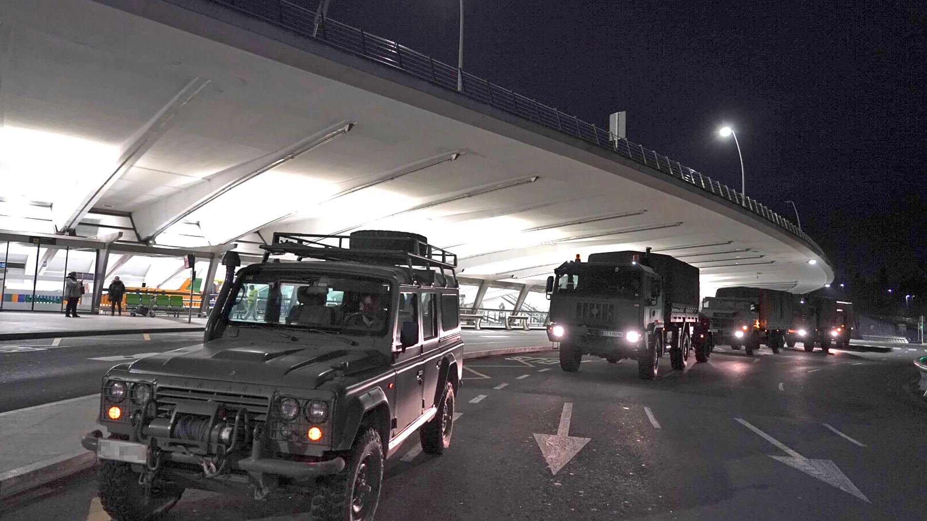 El Ejército llega al Aeropuerto de Bilbao para desinfectarlo