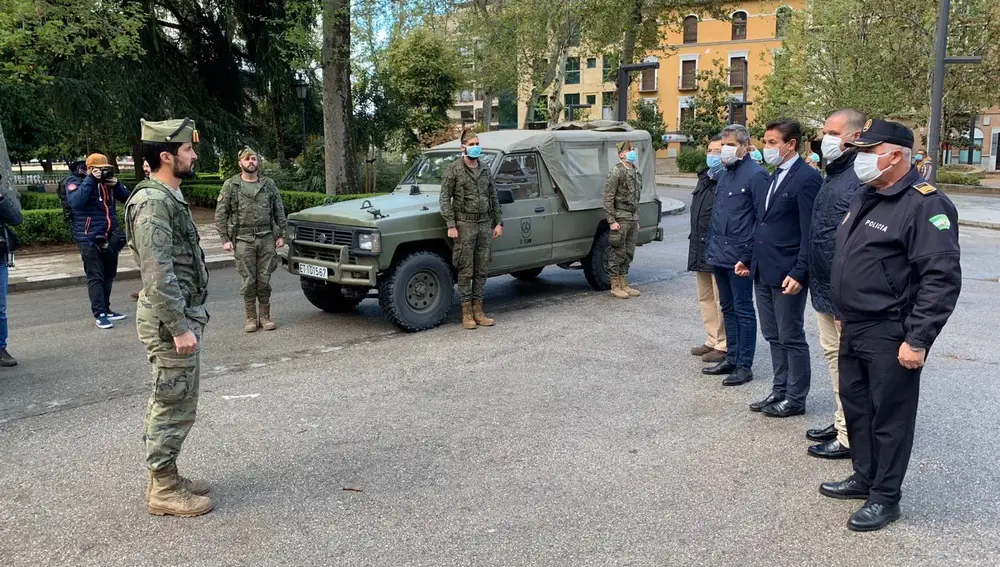 El alcalde de Granada, Luis Salvador, recibe a la Legión EspañolaAYUNTAMIENTO DE GRANADA22/03/2020