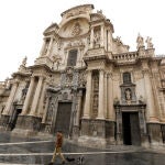 La entrada de la Catedral de Murcia en la Plaza del Cardenal Belluga.