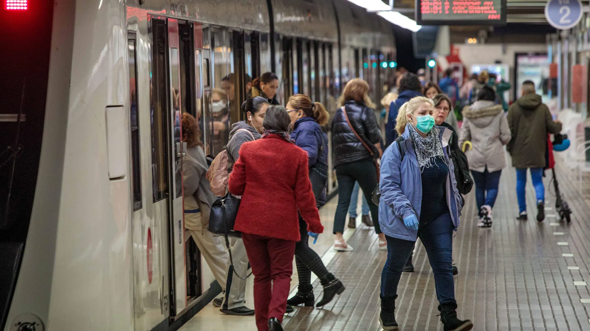 Metrovalencia registra una bajada de viajeros de casi 98 % y el TRAM del 95 %