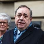 El ex primer ministro escocés Alex Salmond se dirige a la Prensa tras ser absuelto por el Tribunal Superior de Edimburgo/EP