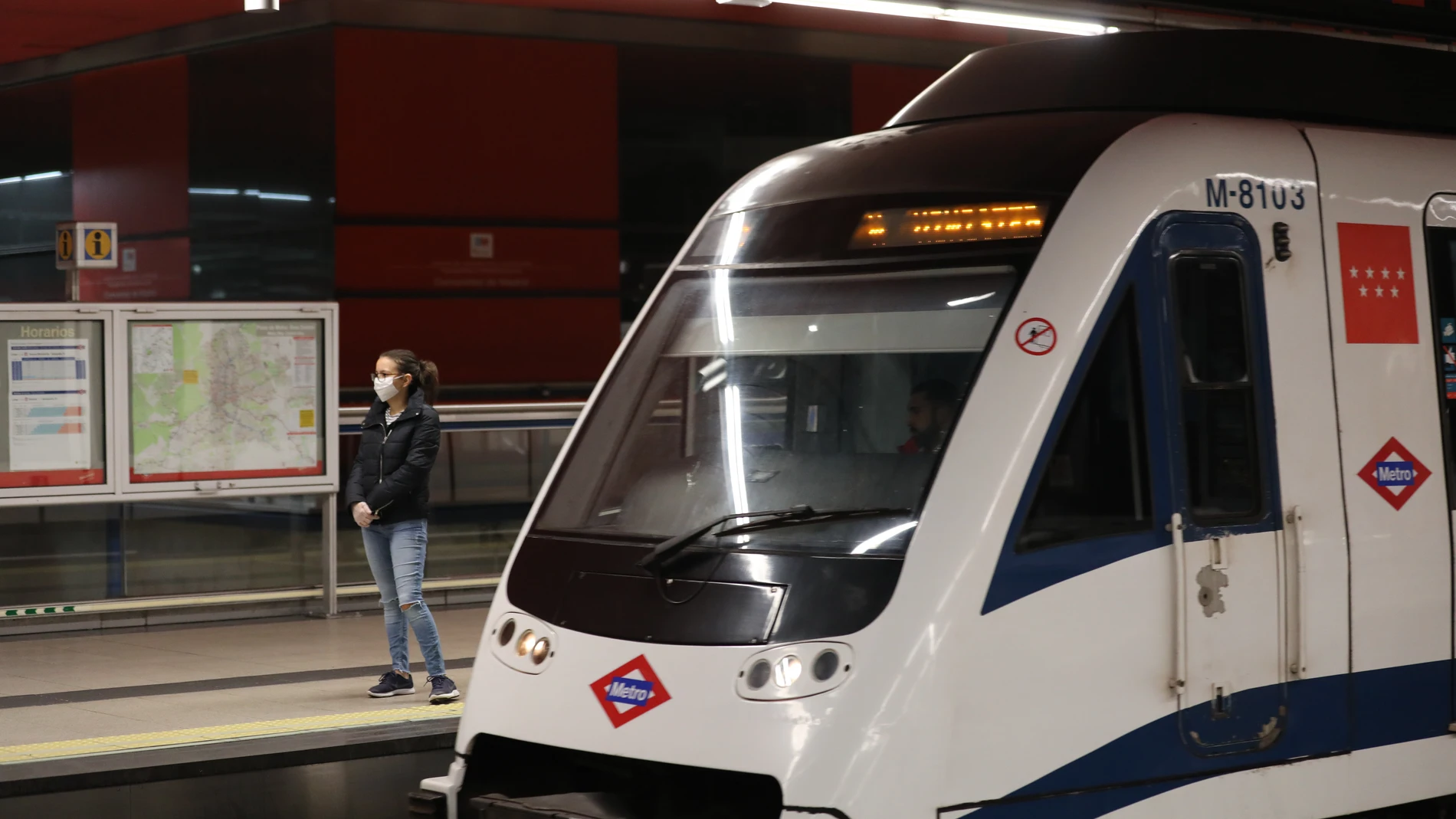 Metro de Madrid cerrará a partir de hoy a las 24 horas