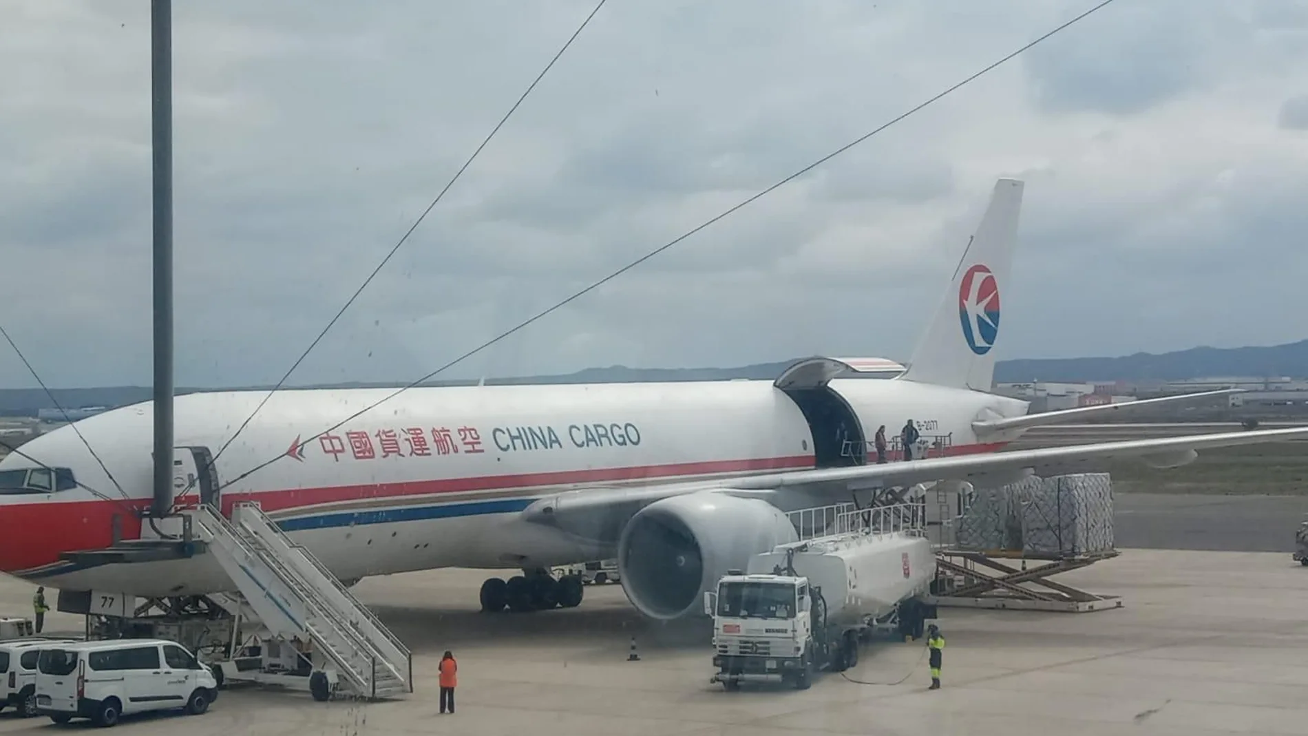 El avión procedente de China ha aterrizado en Zaragoza