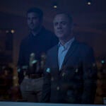 El personaje de Mario Casas (izda.) verá como el de Javier Gutiérrez se lleva por delante la vida que había construido