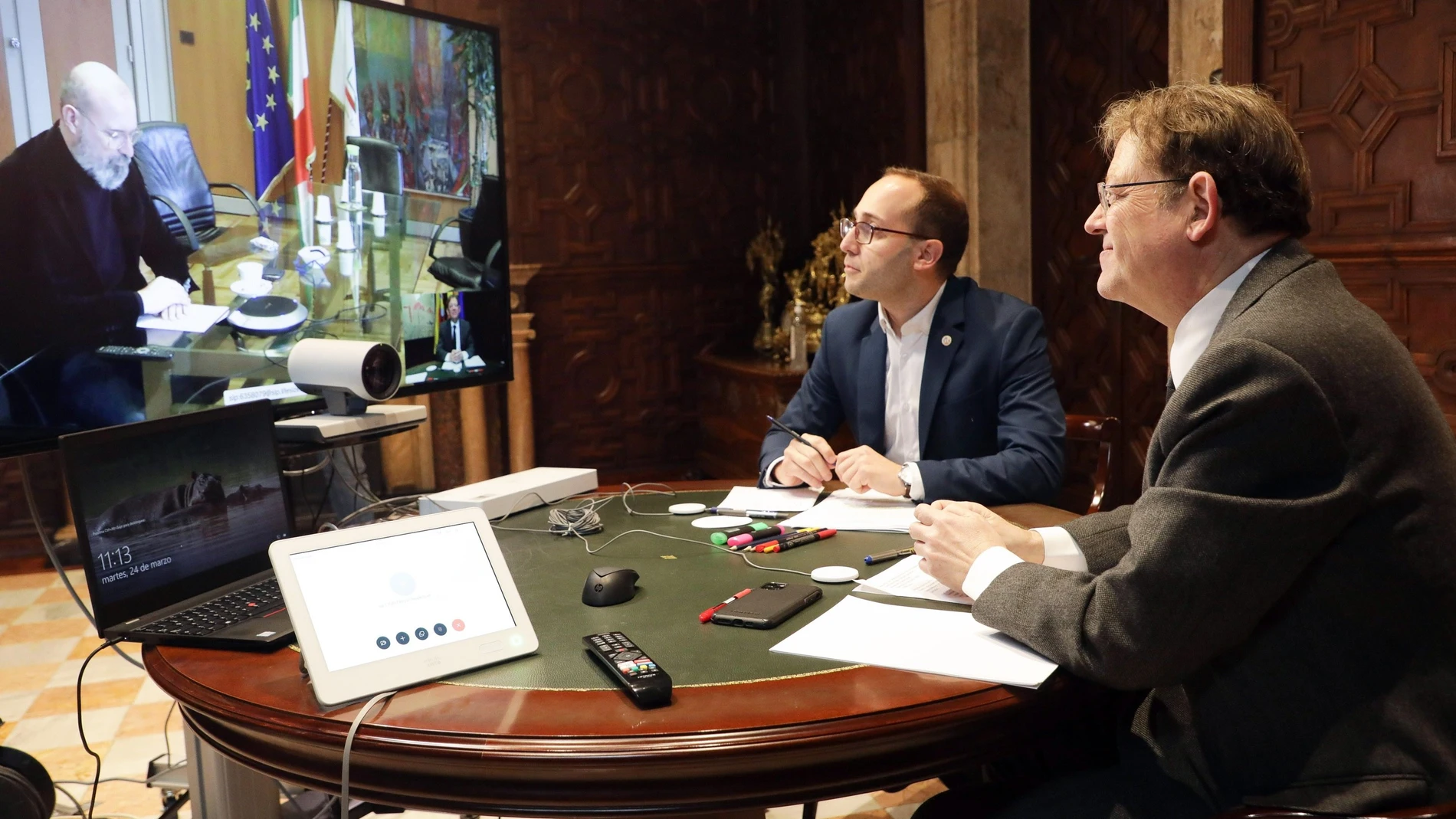 Ximo Puig se reúne por videoconferencia con el presidente de la región de Emilia Romaña, Stefano Bonaccin