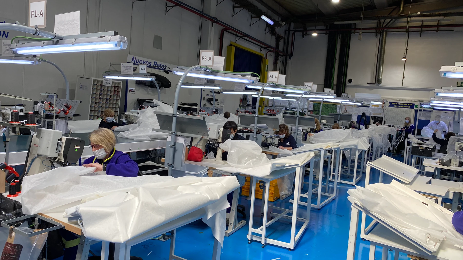 Sector industrial y sector servicios repuntan en el mes de mayo