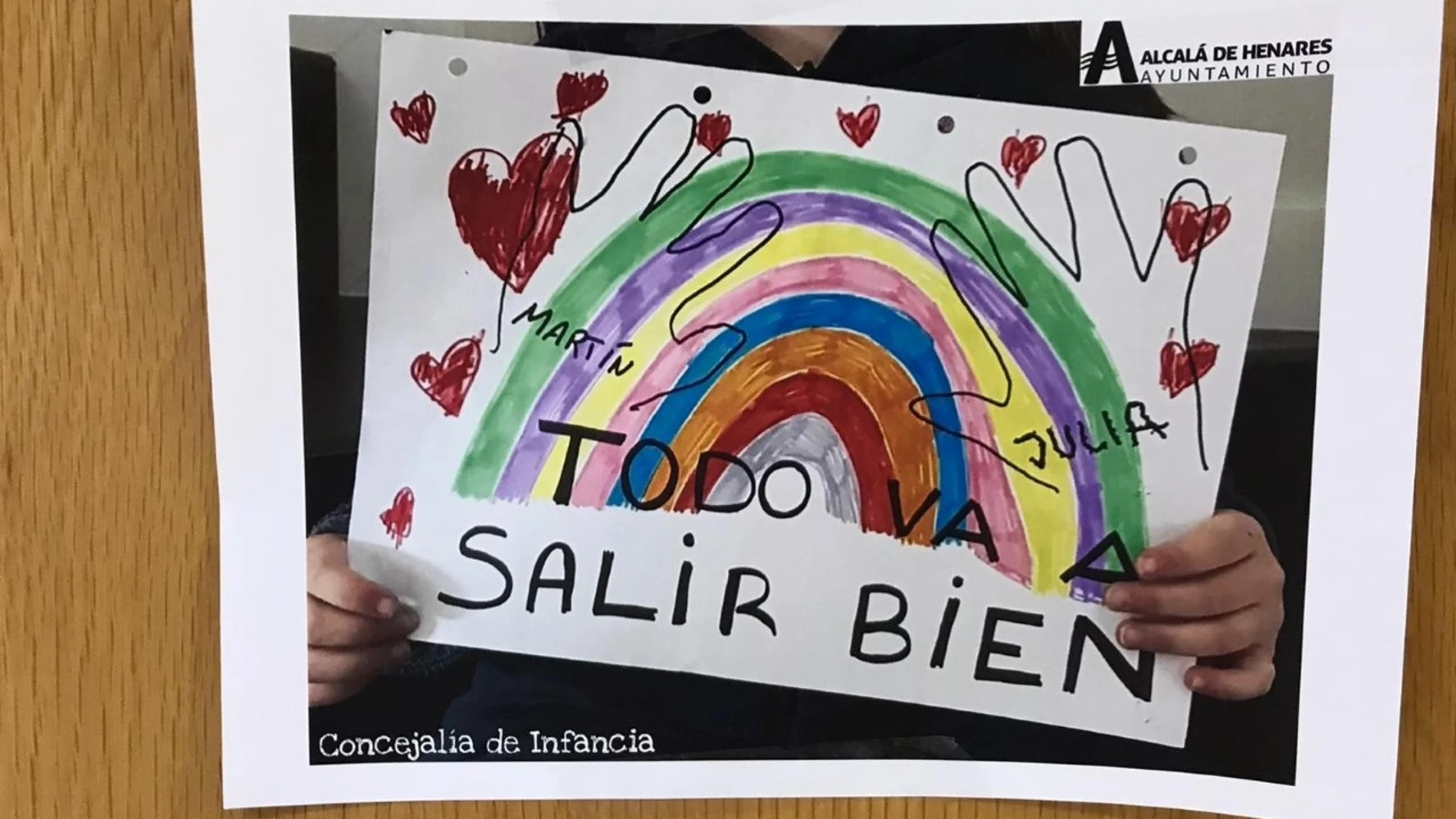 Coronavirus.- Niños de Alcalá decoran con dibujos el Hospital Príncipe de Asturias y las residencias de mayores