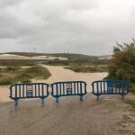 Policía Local de Mazarrón ha procedido al corte de varias carreteras con motivo de las lluvias caídas en el municipio durante las últimas horasAYUNTAMIENTO MAZARRÓN24/03/2020