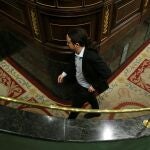 GRAF1705. MADRID, 25/03/2020.- El vicepresidente de Derechos Sociales del Gobierno y líder de Podemos, Pablo Iglesias, a su llegada al pleno del Congreso que se celebra hoy miércoles en Madrid. Además de la convalidación de los decretos económicos para paliar las consecuencias sociales de la pandemia del coronavirus, el Congreso debate la prórroga del estado de alarma hasta el próximo 11 de abril. EFE/Mariscal POOL