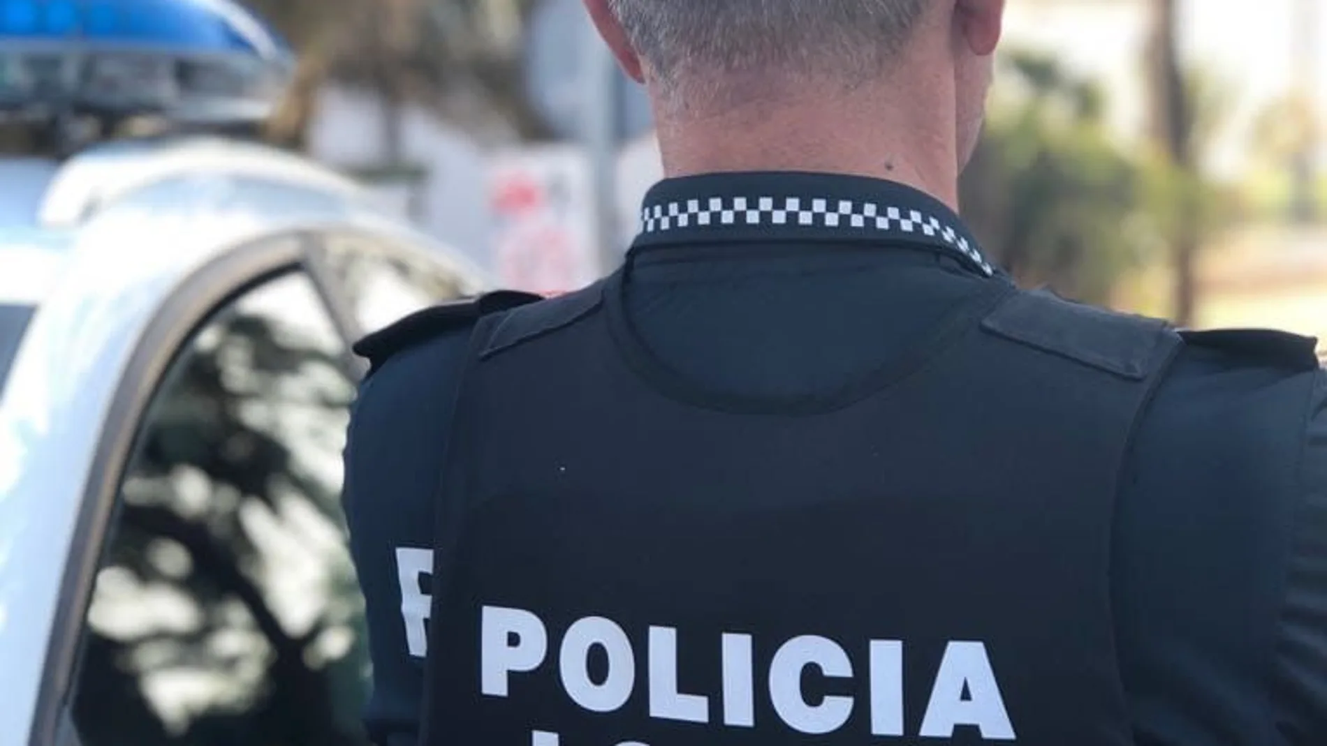 Imagen de archivo de un agente de la Policía Local de Alboraya