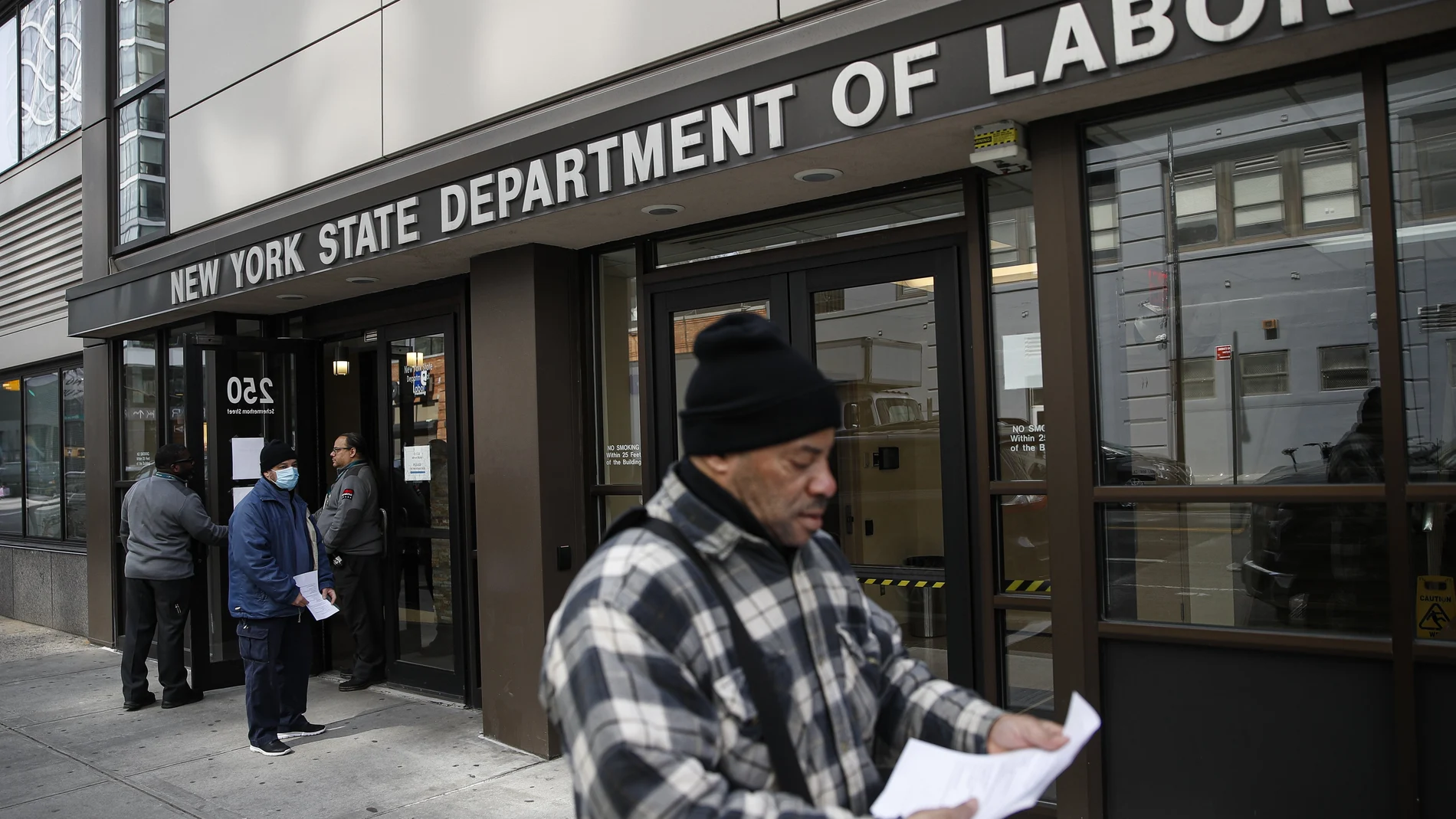 El departamento de Empleo en Nueva York, cerrado por coronavirus