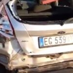 Así quedó el coche tras el incidente entre el corredor y su vecina / Twitter