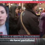 rene Montero, criaturica, que venía tan contenta con su maletín de la Señorita Pepis y sus pantalones estampados, arreglá pero informal, a formar parte de un gobierno de progreso y a encabezar y protagonizar la gran revolución morada de este siglo (y de todos los siglos), a salvar a las mujeres (a todas), y le acaba de pasar por encima una pandemia mundial dejándola aturdida y desnortada.