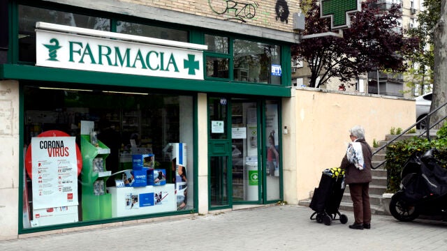 "Las oficinas de farmacia somos personal sanitario", recuerdan los farmacéuticos que ejercen una labor de divulgación e información clave entre los ciudadanos