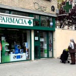 "Las oficinas de farmacia somos personal sanitario", recuerdan los farmacéuticos que ejercen una labor de divulgación e información clave entre los ciudadanos