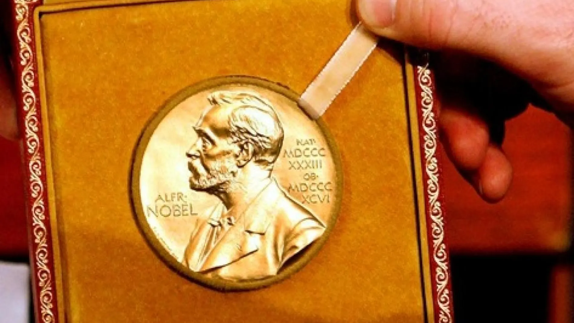 Medalla de oro que otorgan con el premio Nobel