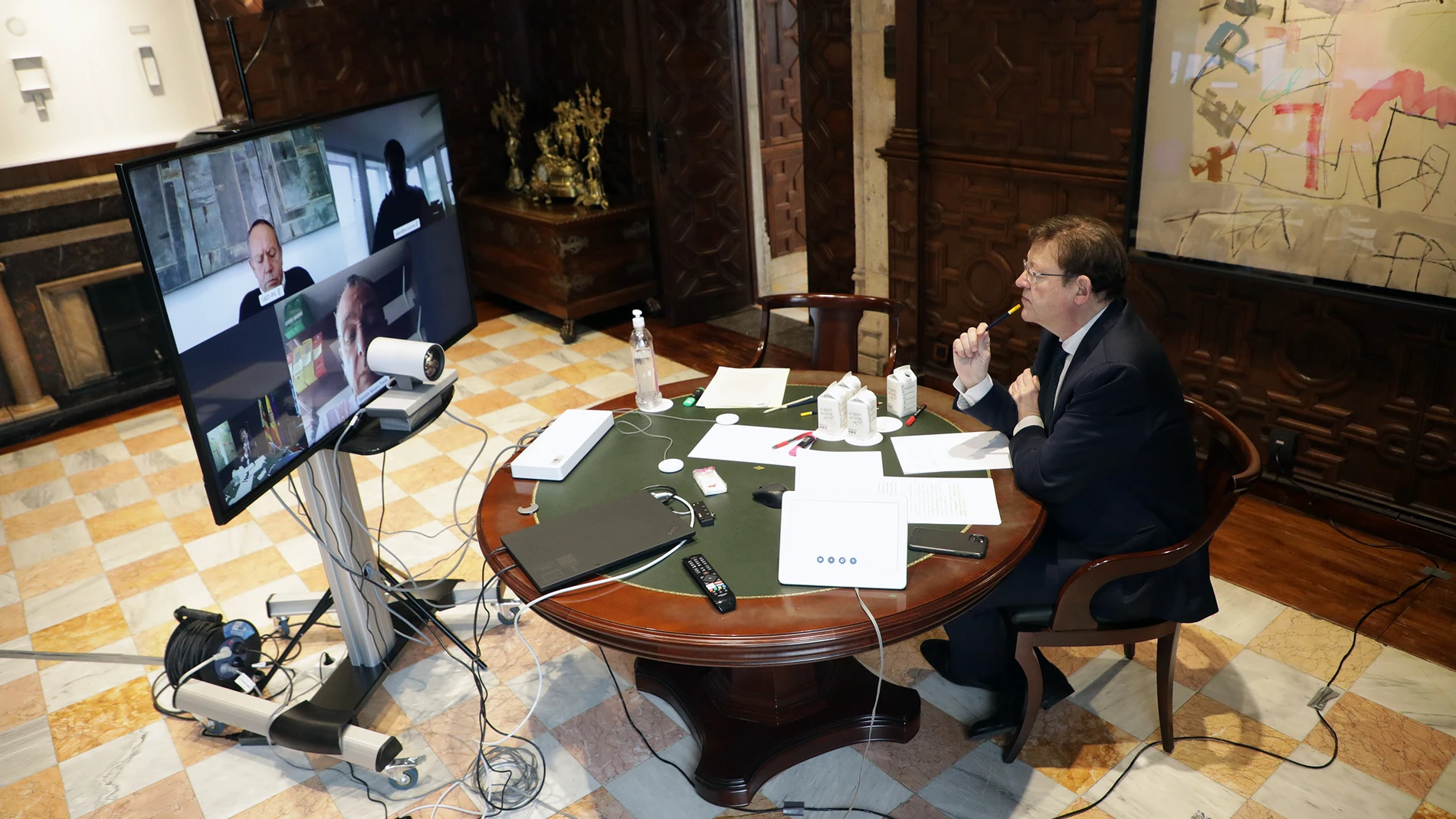 El presidente Puig ha mantenido una videoconferencia con los agentes sociales