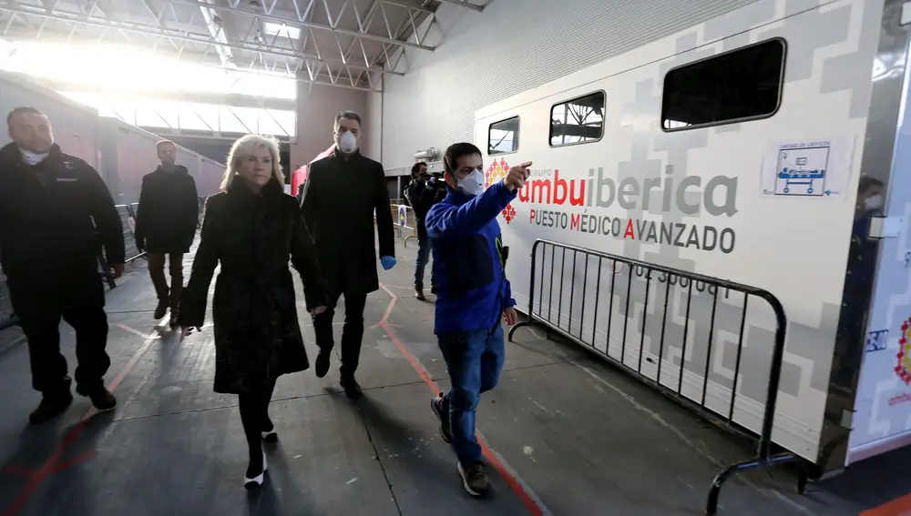 La consejera de Sanidad, Verónica Casado, visita el hospital de campaña que se ha instalado en la Feria de Valladolid