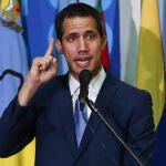 FILED - 05 January 2020, Venezuela, Caracas: Venezuelan opposition leader Juan Guaido, speaks during a press conference. Venezuelan opposition leader Juan Guaido has urged President Nicolas Maduro to accept the United States' proposal to set up a transitional government in exchange for the lifting of sanctions, saying it is "the only option to overcome the crisis." Photo: Pedro Ramses Mattey/dpa (Foto de ARCHIVO)05/01/2020 ONLY FOR USE IN SPAIN