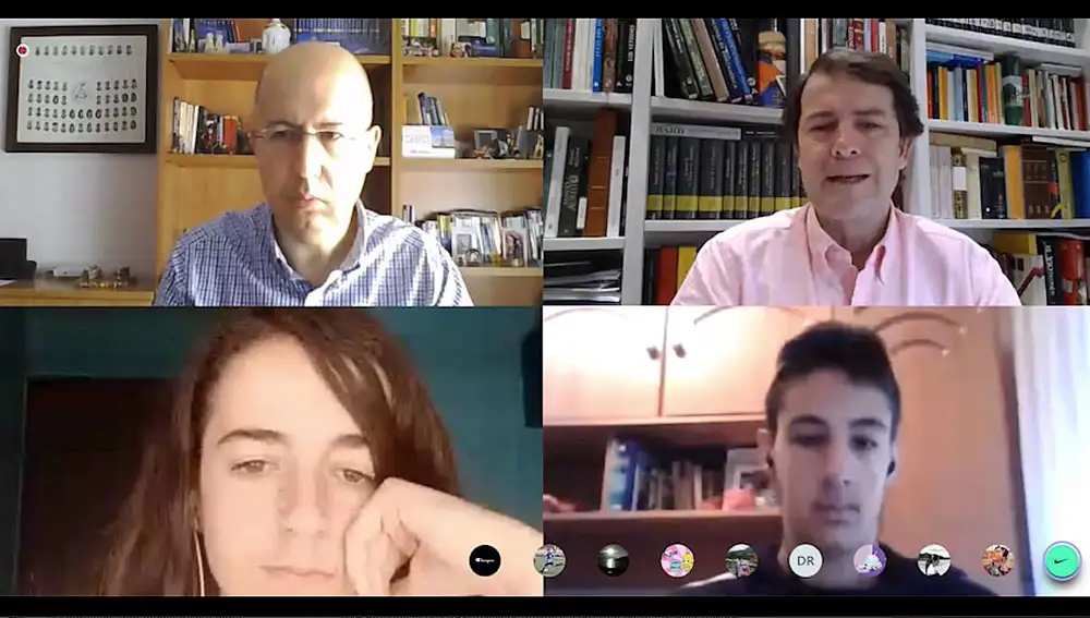 Fernández Mañueco destaca el comportamiento de los jóvenes de Castilla y León durante la crisis en una charla con alumnos de 3º de ESO