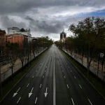 Paseo de la Castellana, ayer, sin apenas tráfico de coches