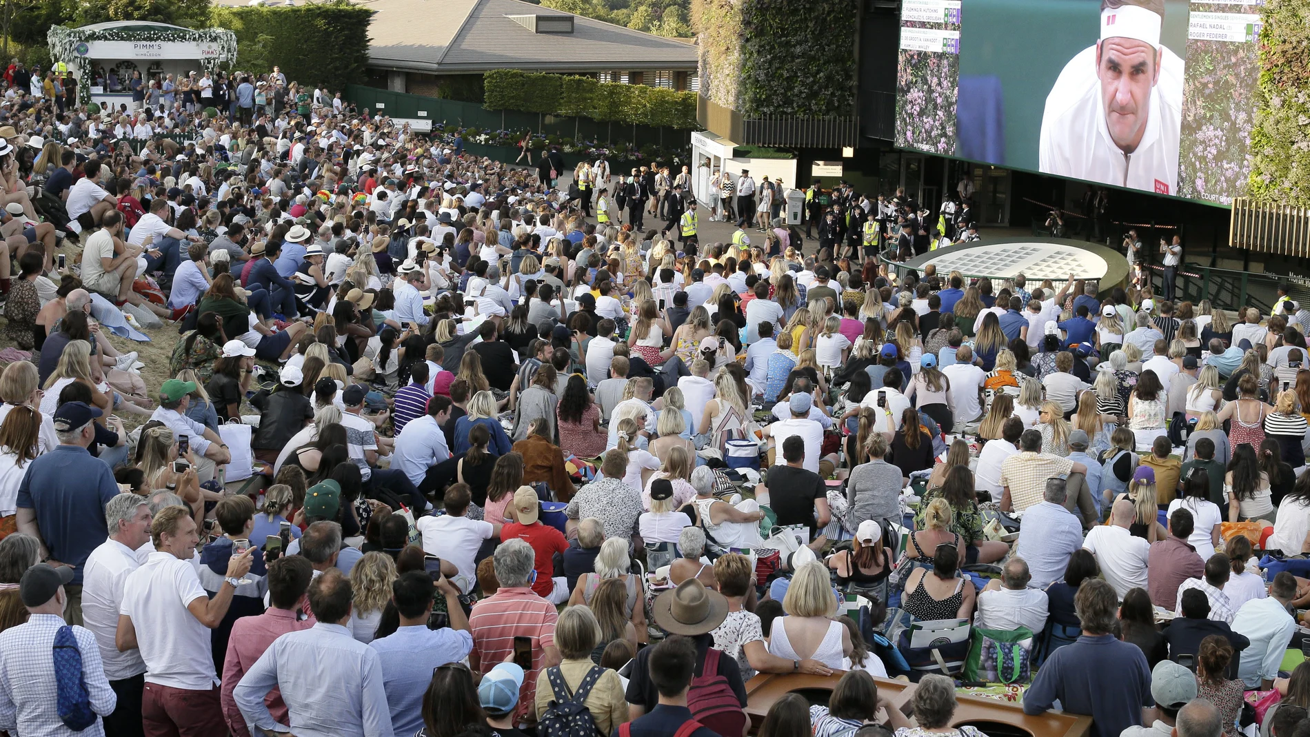 Federer quiere volver a jugar un año más en Wimbledon