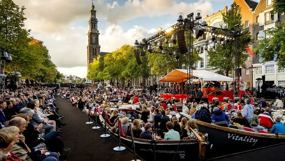 El concierto del verano en Ámsterdam en uno de sus canales, el Prinsengracht
