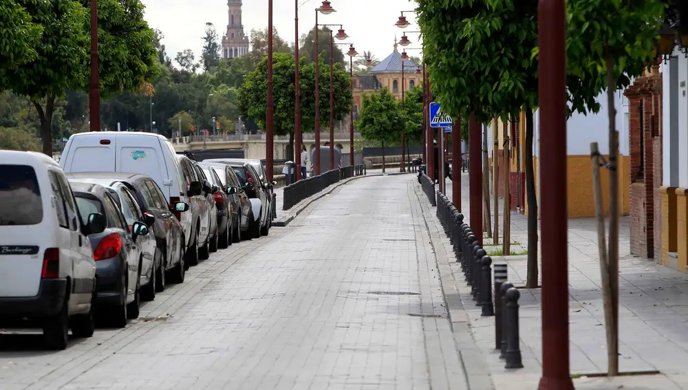 Calle Betis de Sevilla vacía